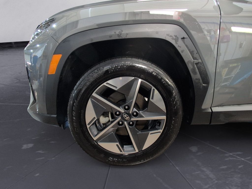 2025 Hyundai Tucson PREFERRED- HEATED SEATS!