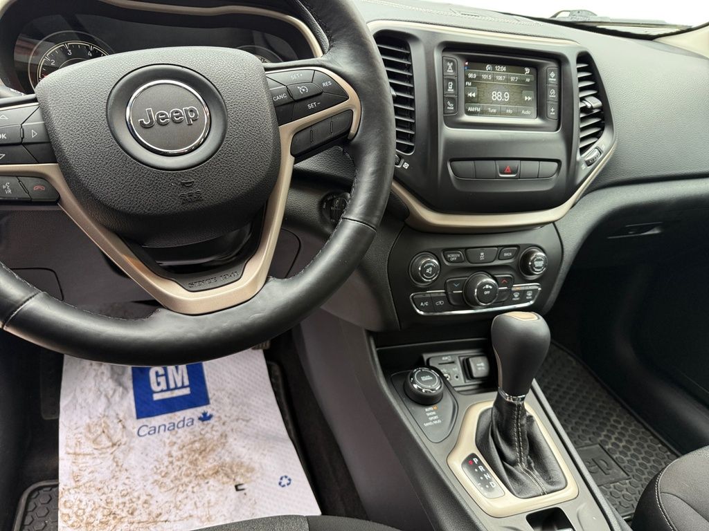 2014 Jeep Cherokee SPORT