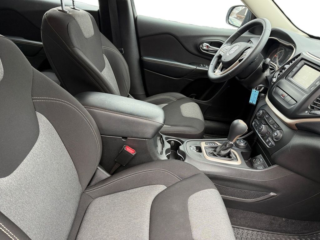 2014 Jeep Cherokee SPORT