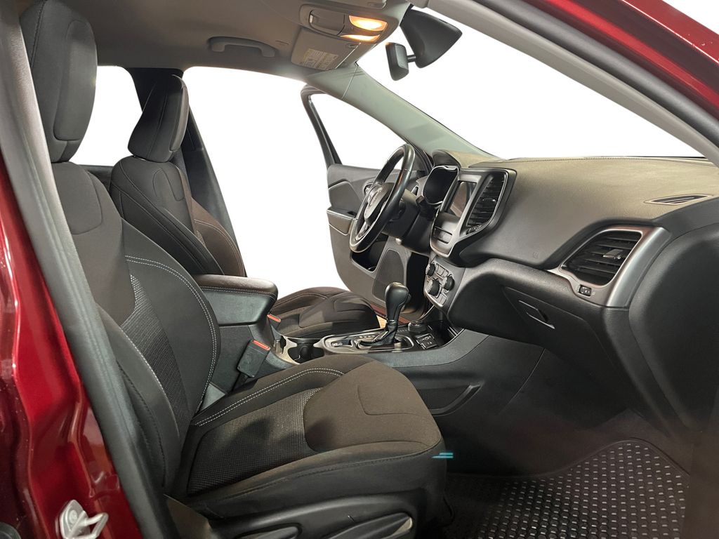 2021 Jeep Cherokee SPORT