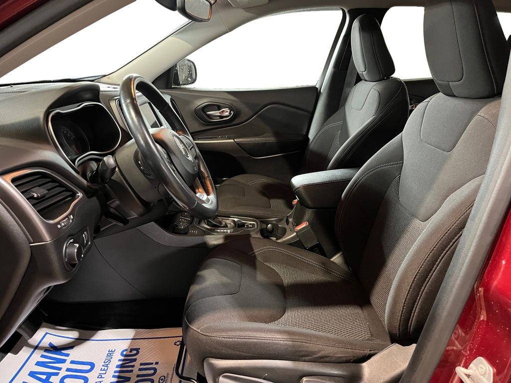 2021 Jeep Cherokee SPORT