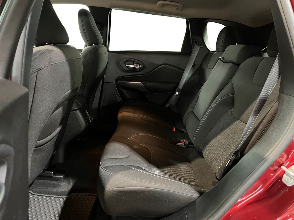 2021 Jeep Cherokee SPORT