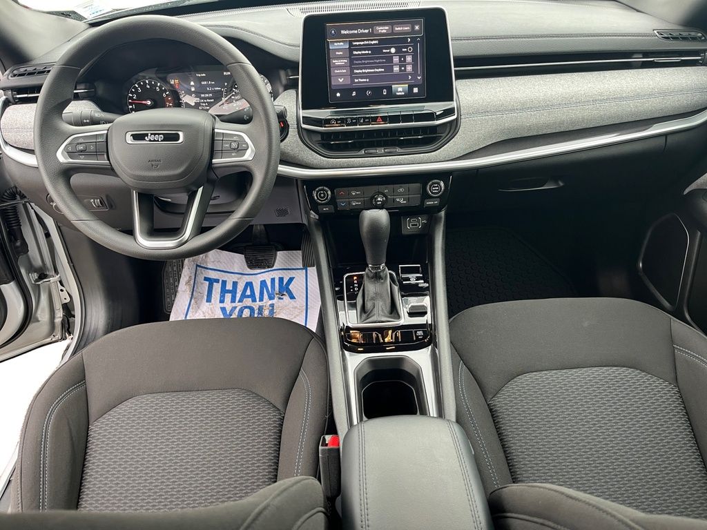 2025 Jeep Compass SPORT