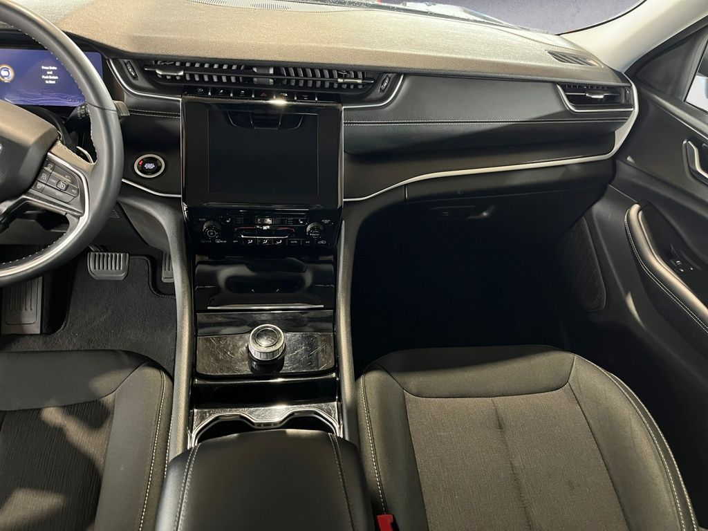 Jeep Grand Cherokee LAREDO 2023