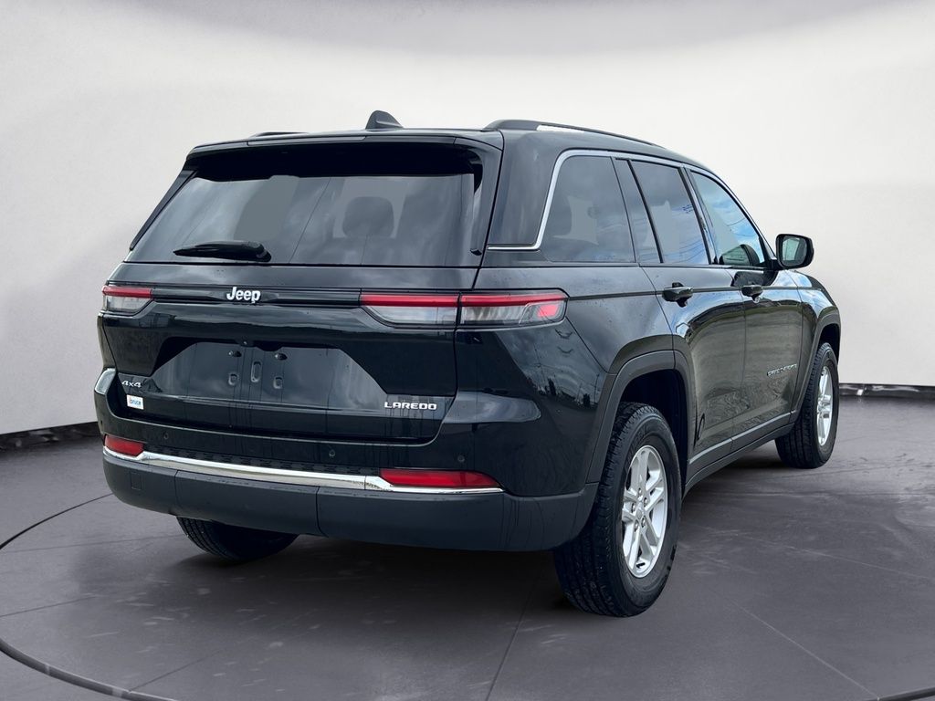Jeep Grand Cherokee LAREDO 2023