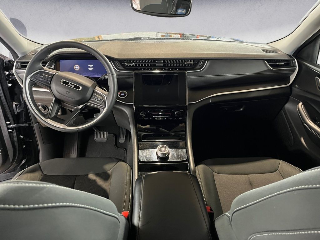 Jeep Grand Cherokee LAREDO 2023