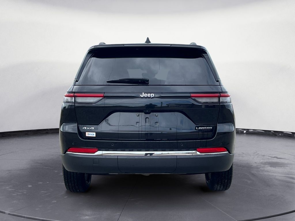 Jeep Grand Cherokee LAREDO 2023