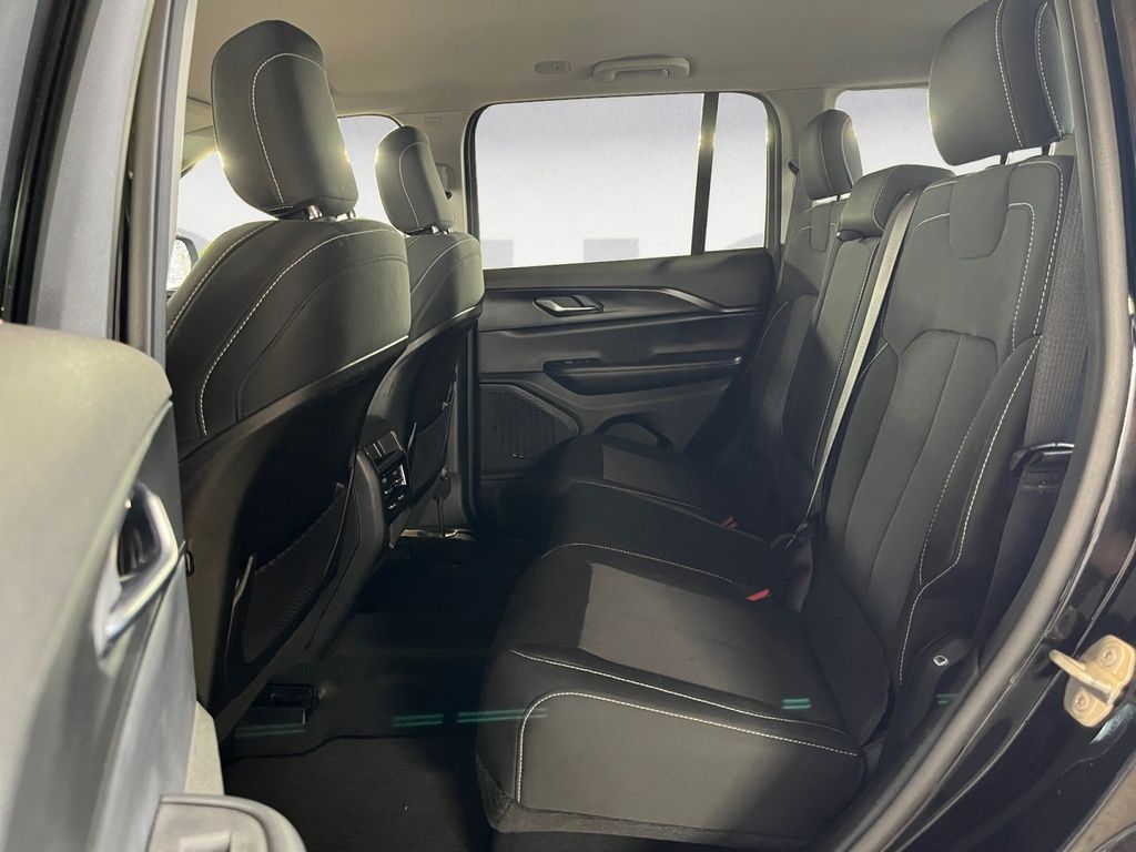 Jeep Grand Cherokee LAREDO 2023