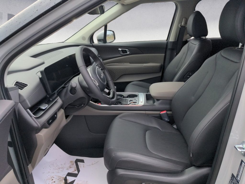 Kia Carnival EX 2025