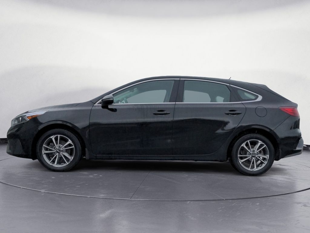 Kia Forte5 EX 2024