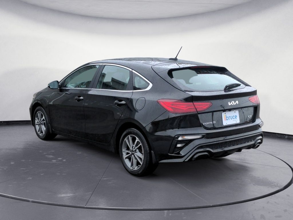 Kia Forte5 EX 2024