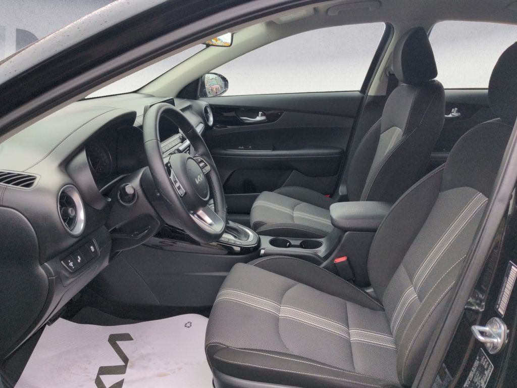 Kia Forte5 EX 2024