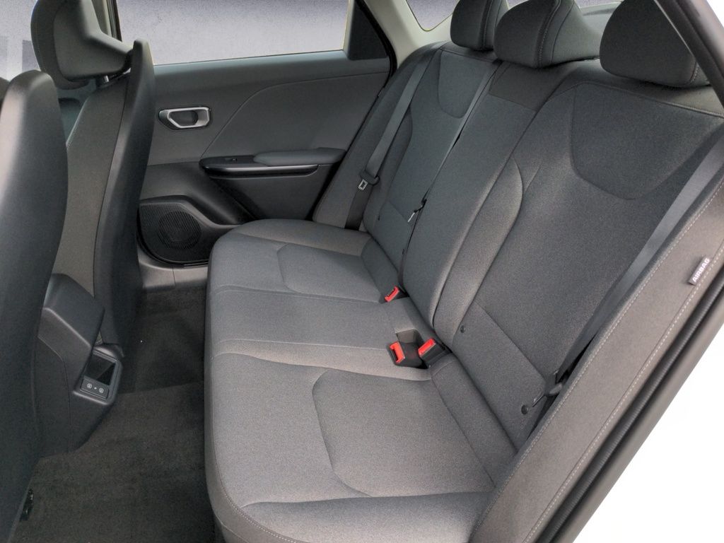 2025 Kia K4 BASE