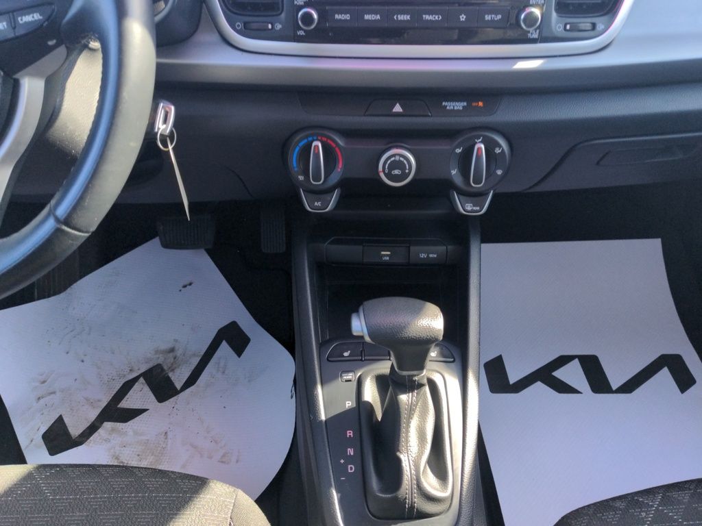 2022 Kia Rio 5-door LX+