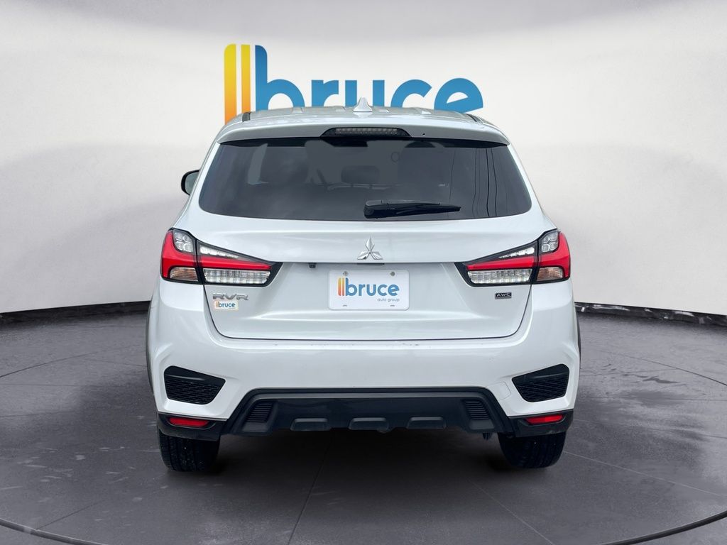 2022 Mitsubishi RVR SE