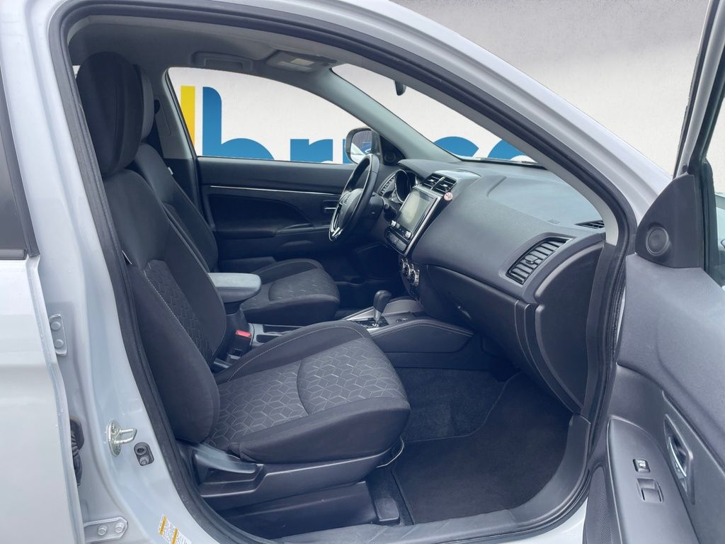 2022 Mitsubishi RVR SE