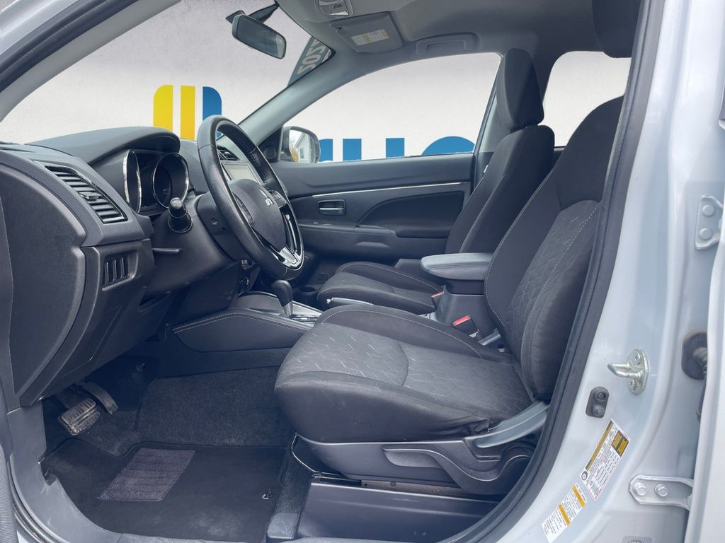 2022 Mitsubishi RVR SE