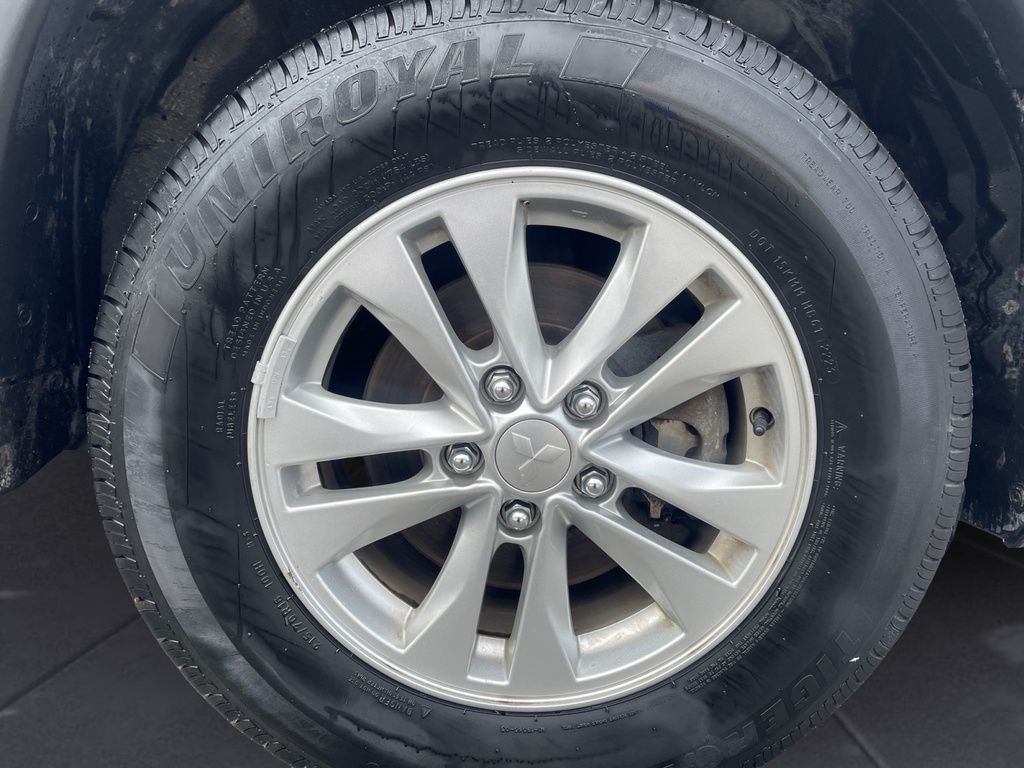 2022 Mitsubishi RVR SE