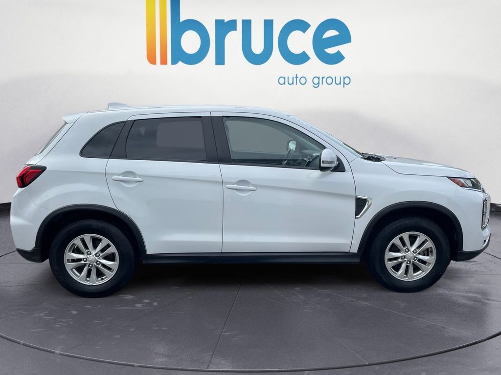 2022 Mitsubishi RVR SE