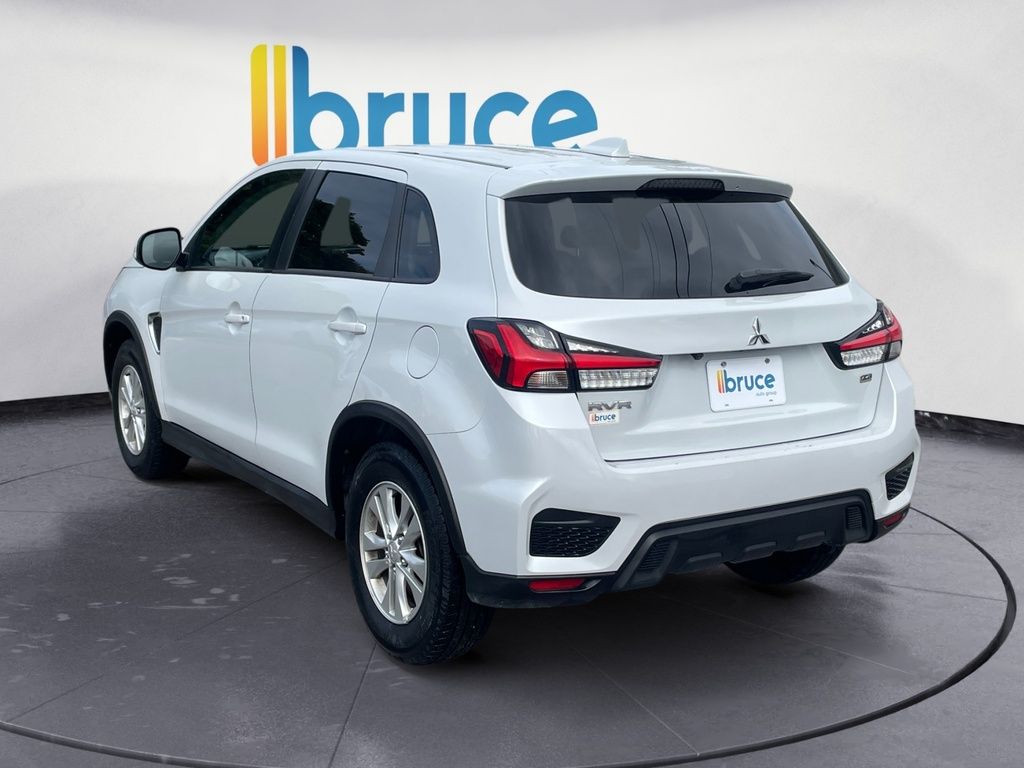 2022 Mitsubishi RVR SE