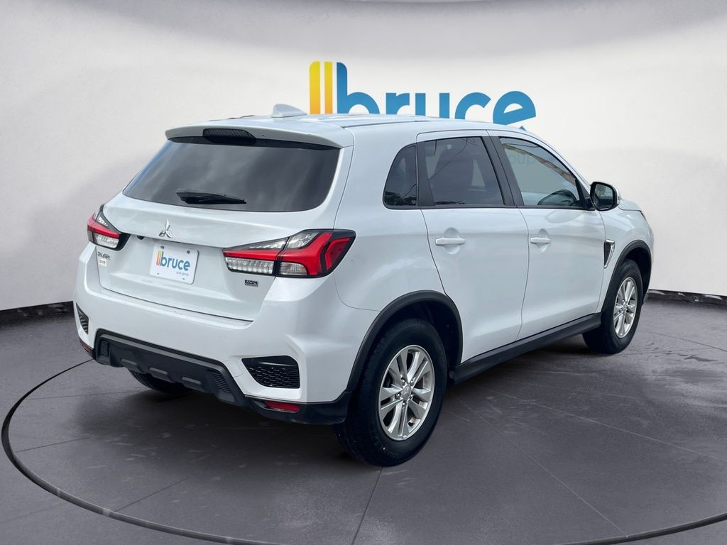 2022 Mitsubishi RVR SE