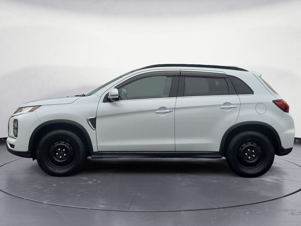 2023 Mitsubishi RVR SE