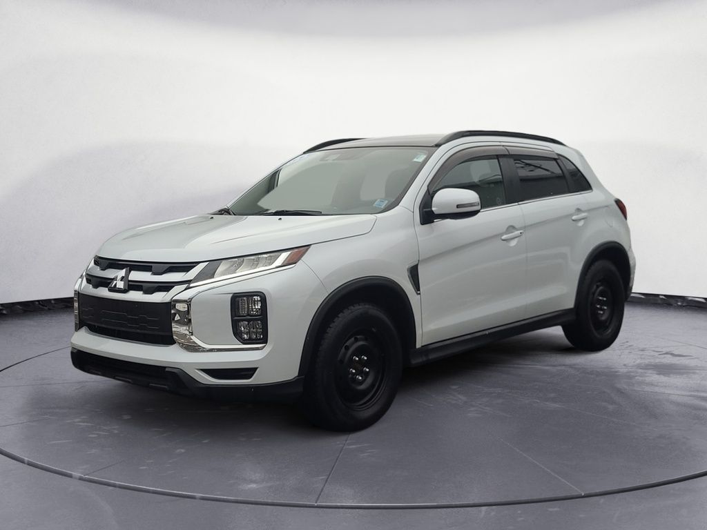 2023 Mitsubishi RVR SE