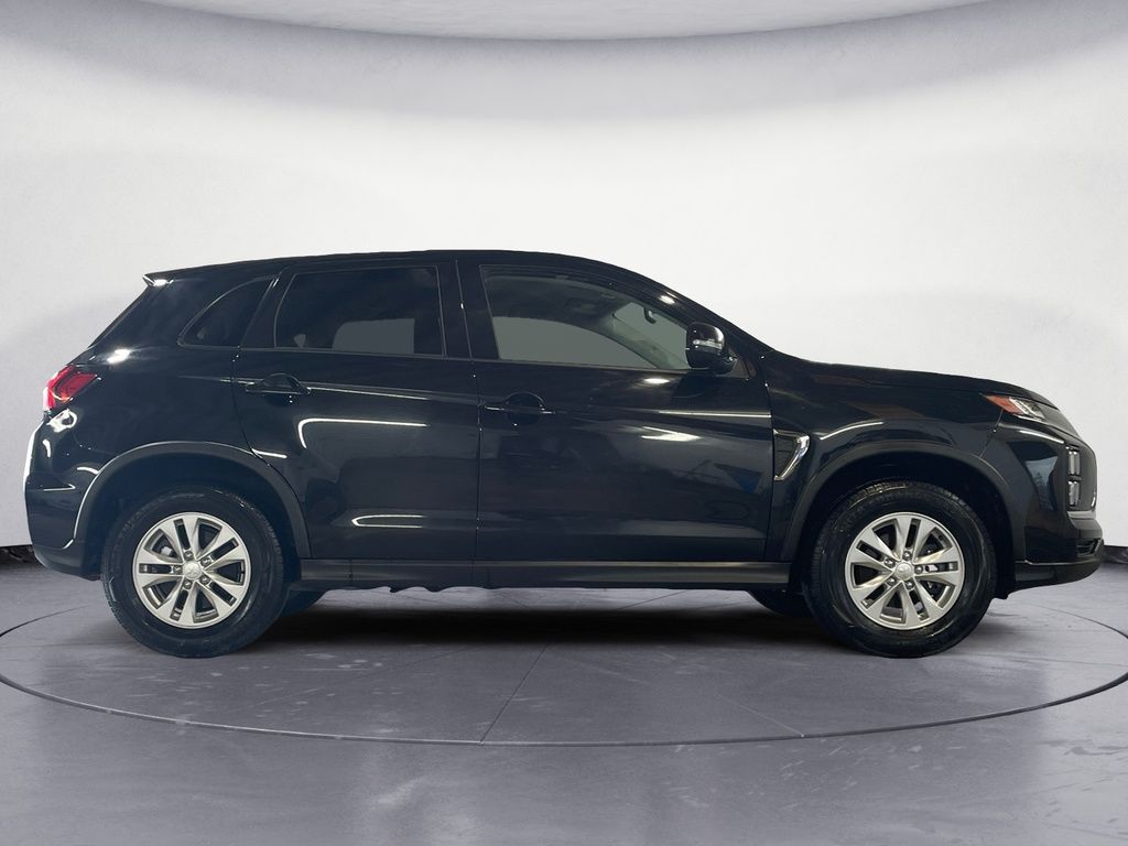 Mitsubishi RVR SE 2024