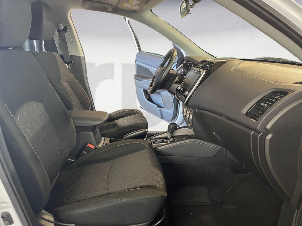 2024 Mitsubishi RVR SE