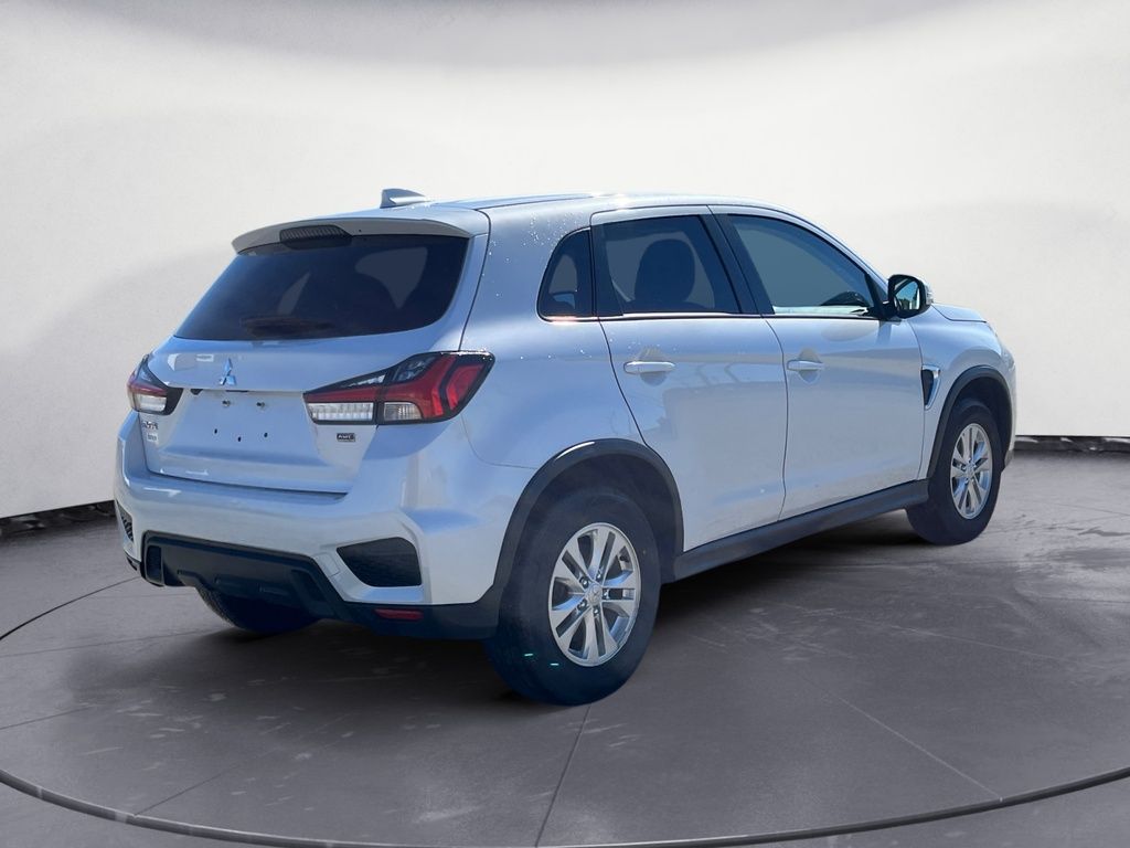 2024 Mitsubishi RVR SE
