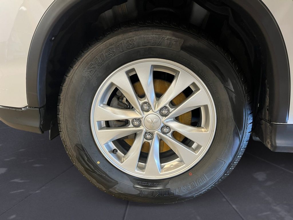 2024 Mitsubishi RVR SE