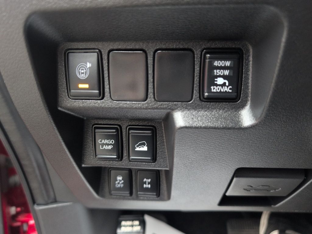 2024 Nissan Frontier PRO-4X - Luxury 4x4 !