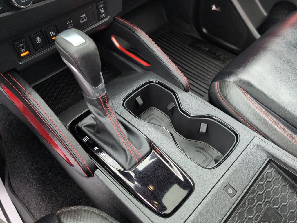 2024 Nissan Frontier PRO-4X - Luxury 4x4 !