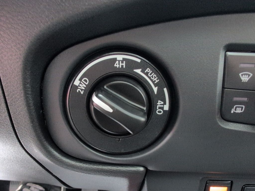 2024 Nissan Frontier PRO-4X - Luxury 4x4 !