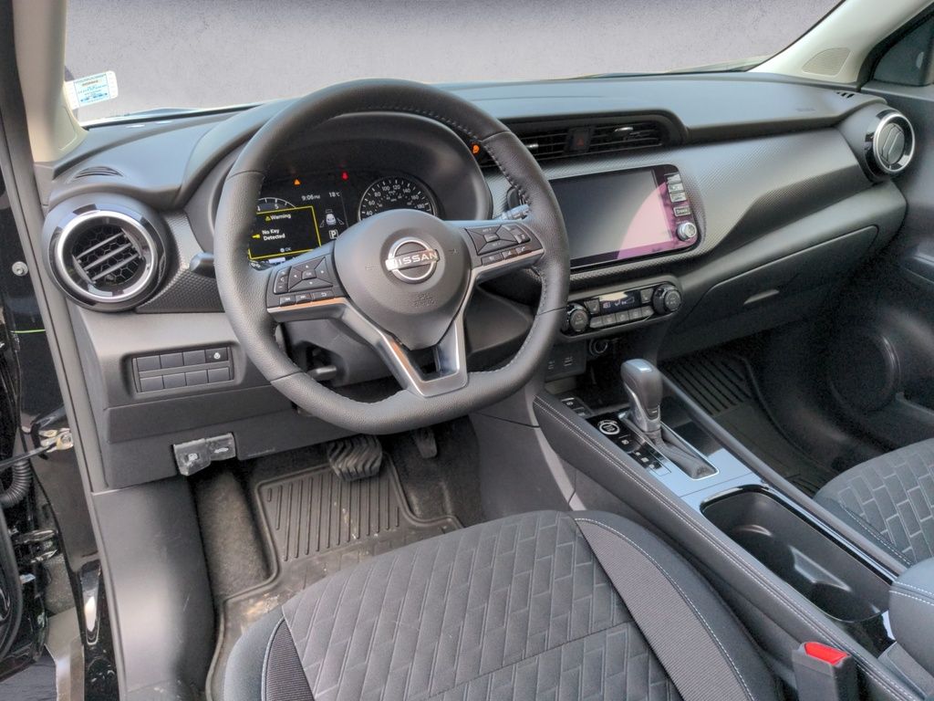 2025 Nissan Kicks Play SV! Demo Special!