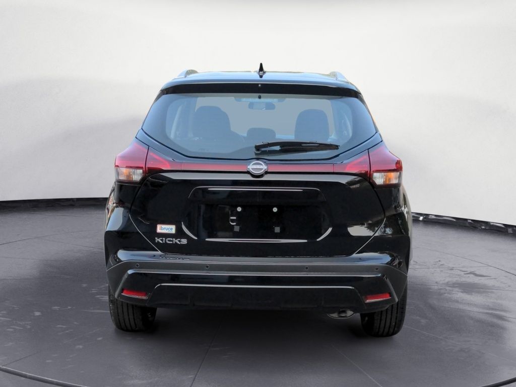 2025 Nissan Kicks Play SV! Demo Special!