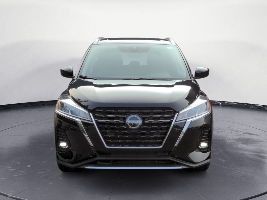 2025 Nissan Kicks Play SV! Demo Special!