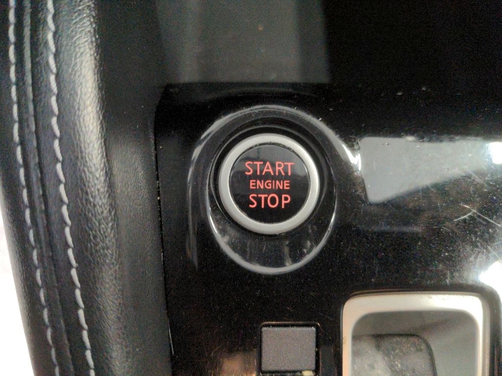Nissan Kicks S LOW KMS 2019