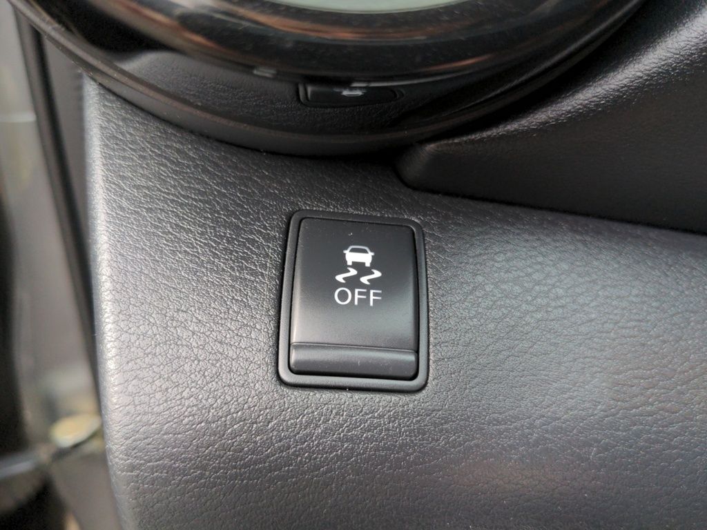 2019 Nissan Kicks SR!