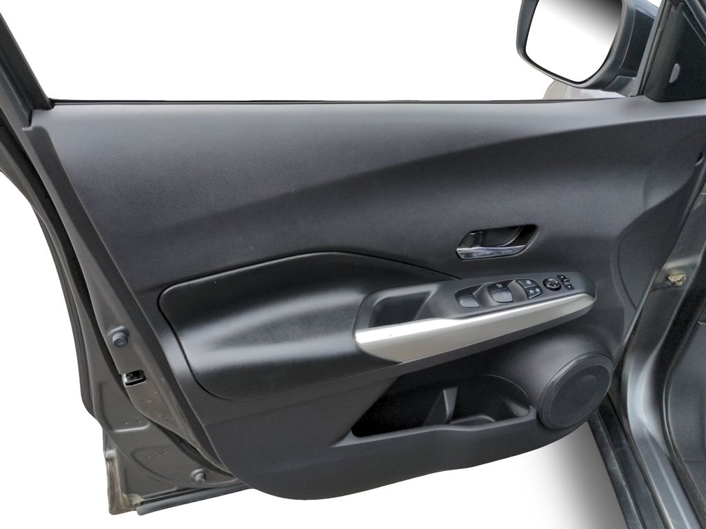 2019 Nissan Kicks SR!