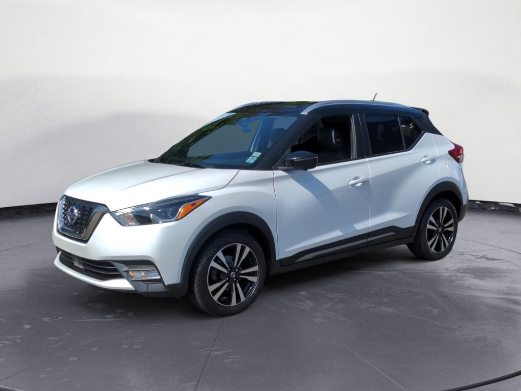 2020 Nissan Kicks SR LOW KMS!