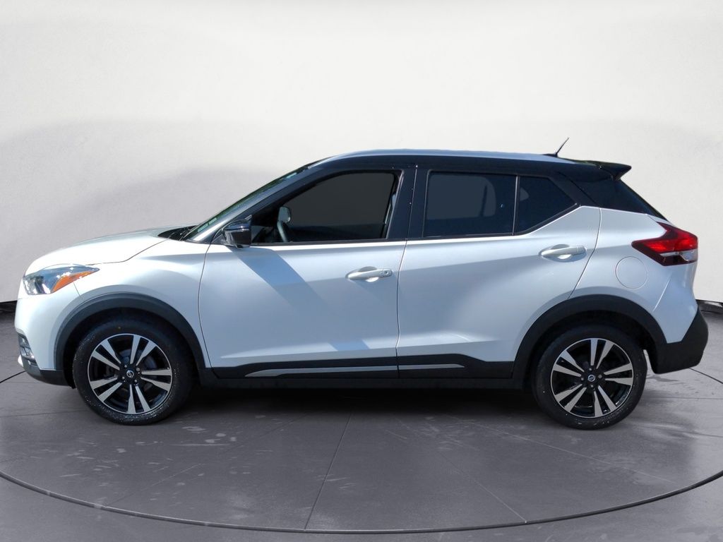 2020 Nissan Kicks SR LOW KMS!