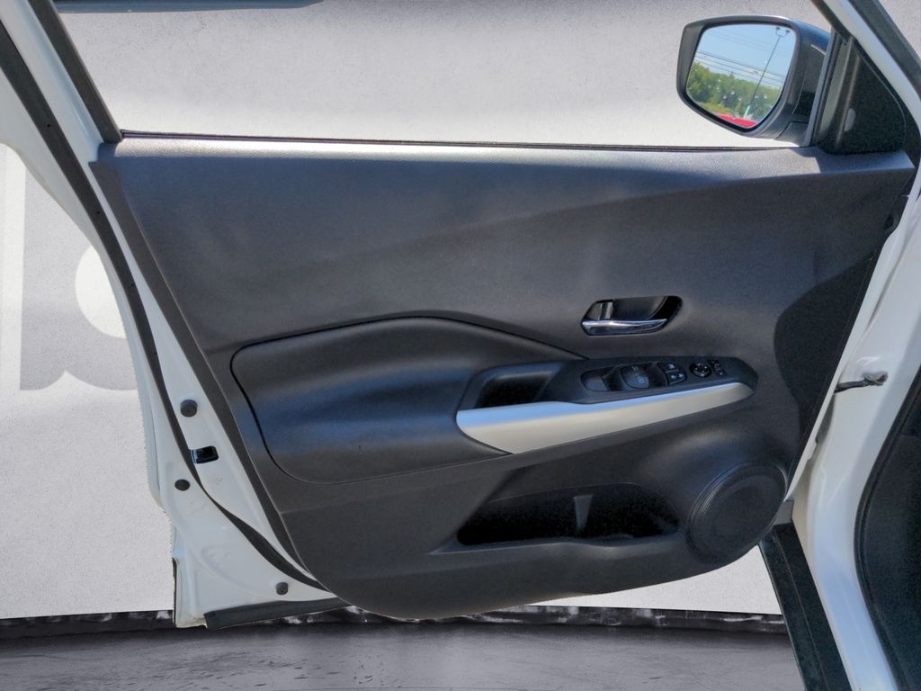 2020 Nissan Kicks SR LOW KMS!
