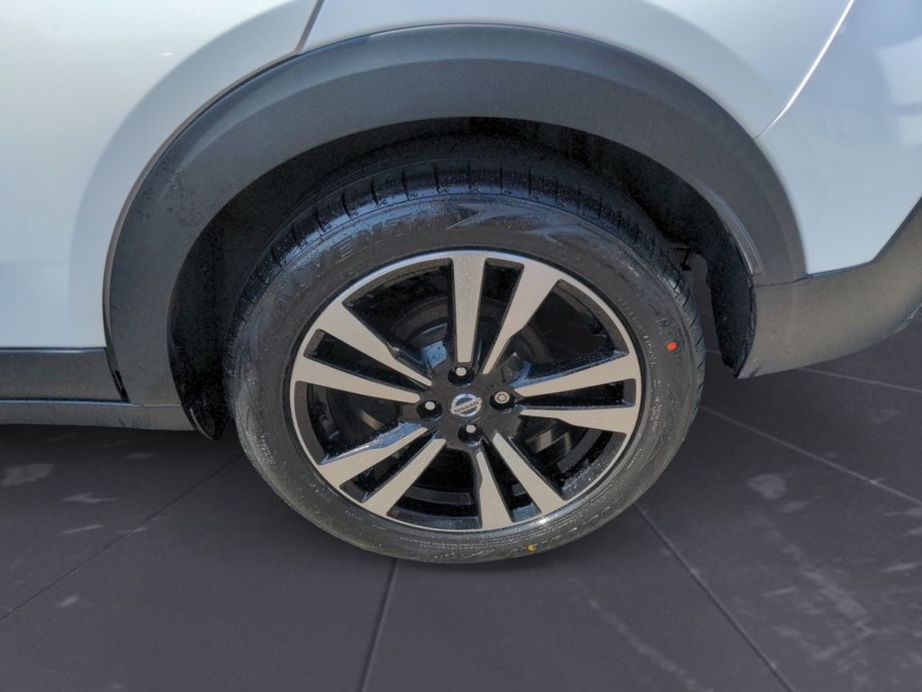 2020 Nissan Kicks SR LOW KMS!