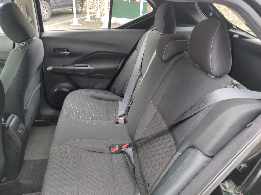 Nissan Kicks SV LOW KMS! 2021