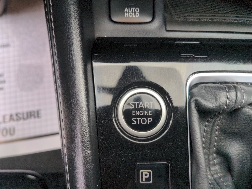 2021 Nissan Kicks SV LOW KMS!