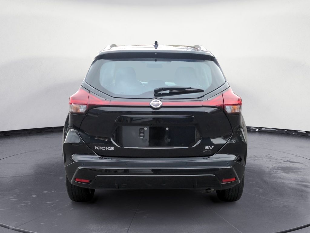 Nissan Kicks SV LOW KMS! 2021
