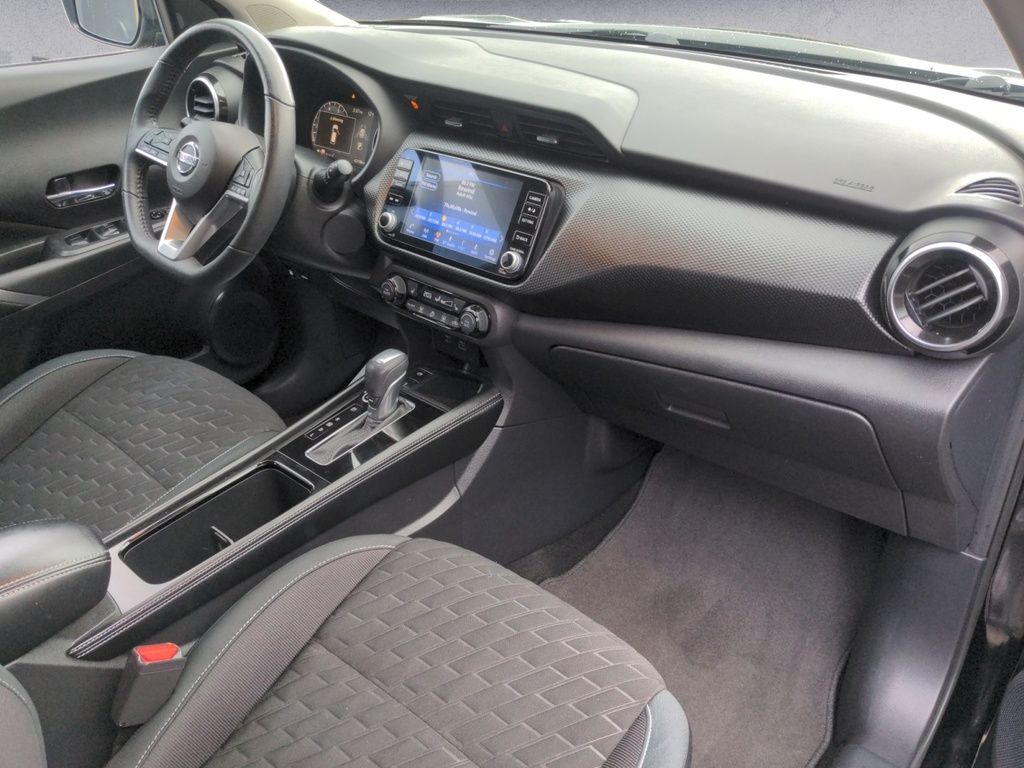 2021 Nissan Kicks SV LOW KMS!