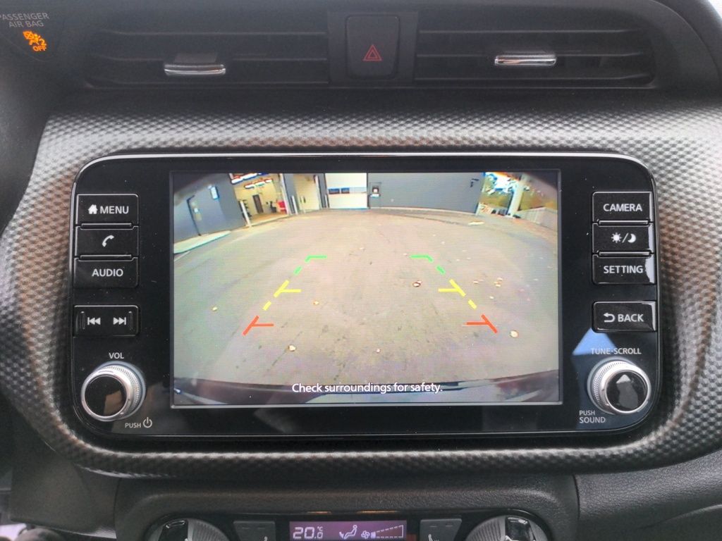 Nissan Kicks SV LOW KMS! 2021