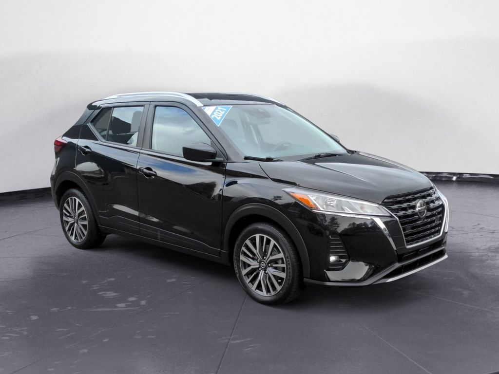 2021 Nissan Kicks SV LOW KMS!